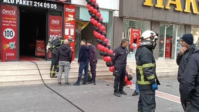 Batman'da döner salonunda yangın çıktı: Çalışanlar ve müşteriler tahliye edildi