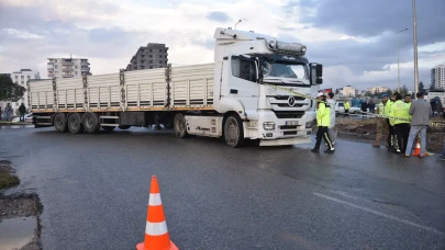 Şanlıurfa’da feci kaza: Tırın altında kalan öğretmen hayatını kaybetti