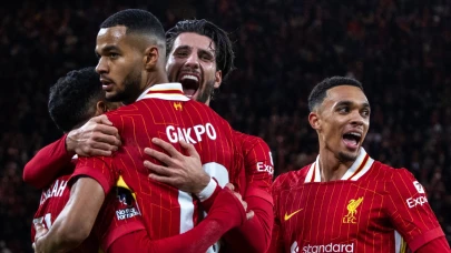 Premier Lig'de Liverpool kazanmaya Manchester City kaybetmeye devam ediyor