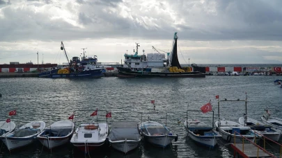 Tekirdağ'da gemiler demirlendi, balıkçılar limanda bekliyor!