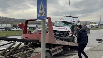 Samsun'da feci kaza: Tır ile ambulans çarpıştı!