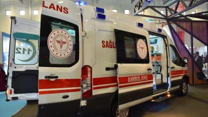 Samsun'da öğrenci servisi ile otomobil feci şekilde çarpıştı! 13 yaralı