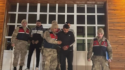 Erzurum'da insan kaçakçılığı operasyonu: Karda yürüyüp izlerini belli ettiler