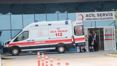 Afyonkarahisar'da feci kaza: İki kamyonet çarpıştı! 5 yaralı