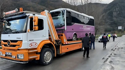 Sakarya'da 6 araç birbirine girdi: 15 kişi yaralandı