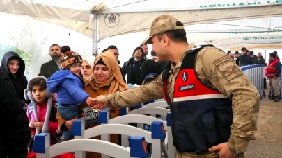 Suriyeliler Hatay'daki sınır kapılarından ülkelerine dönmeye devam ediyor!