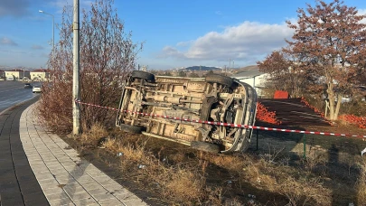 Sivas'ta minibüs devrildi: 1 yaralı