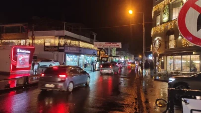 Tekirdağ'da şiddetli yağışlar, apartman bodrumlarını lağım sularıyla bastı