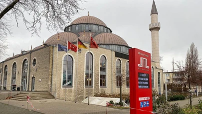 Almanya’da büyük skandal: Camilere tehdit mektupları gönderildi!