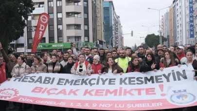 İzmir'de hizmetler aksadı, işçiler hakkını istiyor: Maaş krizi derinleşiyor!