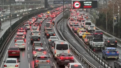 İstanbul, Ankara ve İzmir'de yol durumu belli oldu! Hafta sonu yola çıkanlar dikkat