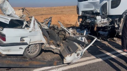 Şanlıurfa'da feci kaza! otomobil beton mikserine çarptı: Sürücü hayatını kaybetti