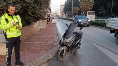 Antalya'da 5 yaşındaki çocuğa motosiklet çarptı! Ehliyetsiz sürücüye 19 bin ceza yazıldı