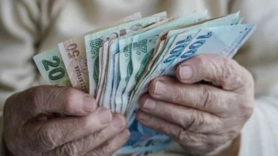 Milyonlarca emekliyi ilgilendiriyor: Bankalar promosyon yarışında! Başvuran zamlı promosyonu alacak