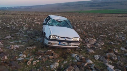 Şanlıurfa'da şarampole devrilen otomobilde 2’si çocuk 7 kişi yaralandı