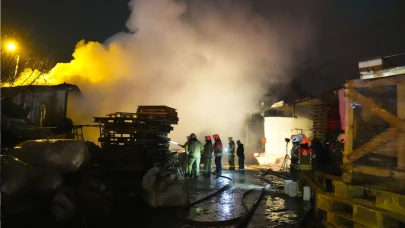 Tuzla’da palet fabrikasında yangın