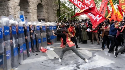 İstanbul'da 1 Mayıs eylemi nedeniyle yargılanan 43 kişinin duruşması başladı