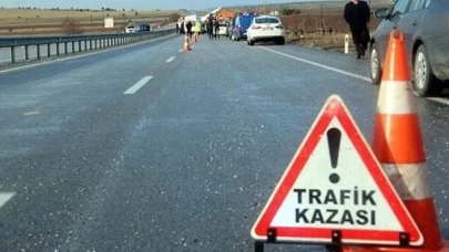 Samsun’da kamyonet ile otomobil çarpıştı: 4 kişi yaralandı!