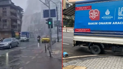 Kadıköy'de su borusu patladı! Tazyikli su vatandaşlara zor anlar yaşattı