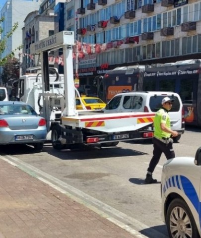 Trafikte tabancalı sahte tartışma videosu çektiler: Polis soruşturma başlattı