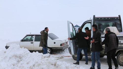 Erzurum'da hayat durma noktasına geldi