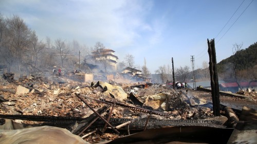 Kastamonu'da 7 ev ile 7 ahır yandı