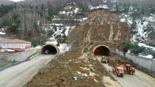 Bolu Dağı Tüneli trafiğe yeniden açıldı