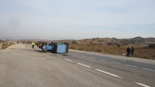 Çorum’da feci kaza! İşçi servisi ile traktör çarpıştı, çok sayıda yaralı var