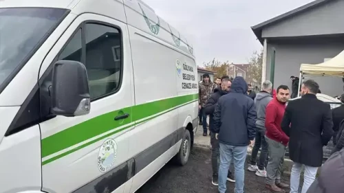 Düzce'de çatı tamiri yapan işçi elektrik akımına kapılarak hayatını kaybetti