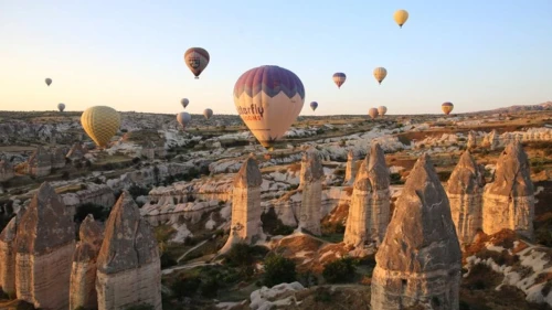 Kapadokya’da balon turları iptal edildi