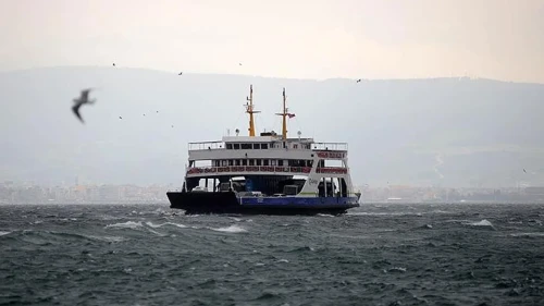 Fırtına Marmara'da deniz ulaşımını etkiledi, seferler iptal edildi!