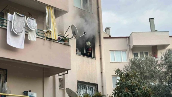 Kuşadası'nda elektrikli battaniyeden çıkan yangın korkuttu