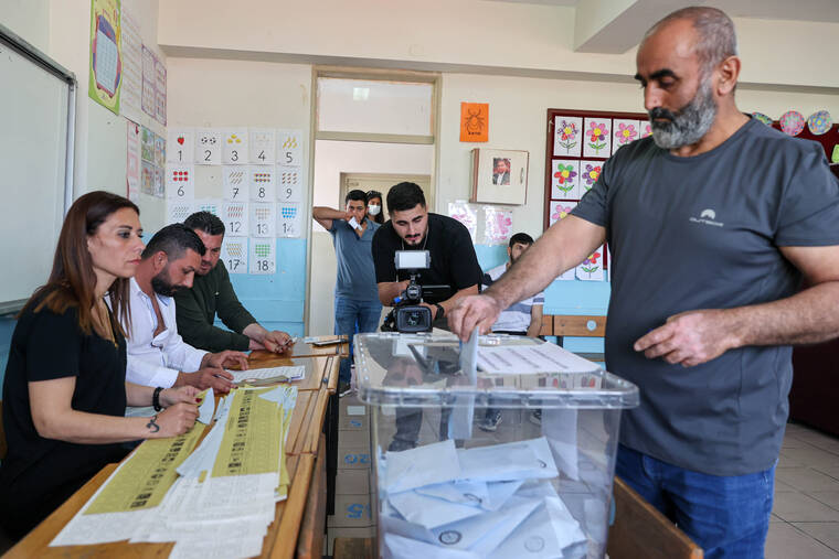 Türkiye sandık başına gitti! Kare kare seçim günü 11