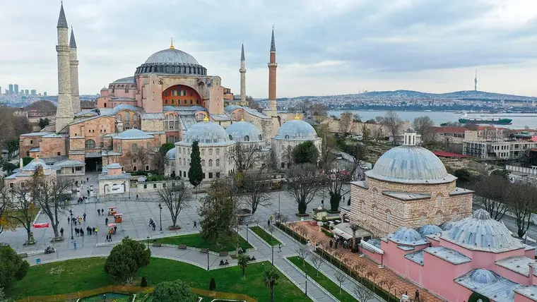 İstanbul’da gezilecek yerler: Tarihin ve modernizmin buluştuğu şehir 1