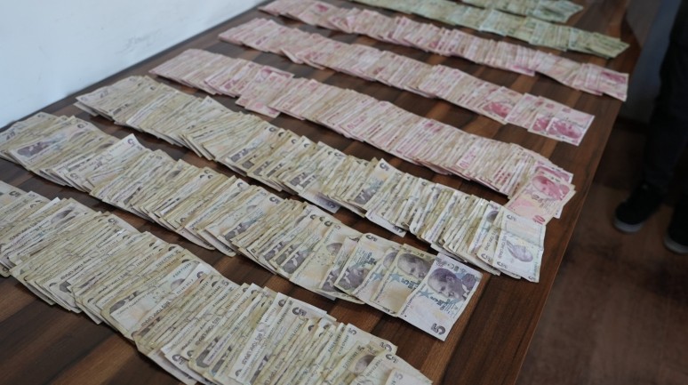 Düzce'de bir dilencinin üzerinden 10 bin 765 lira çıktı