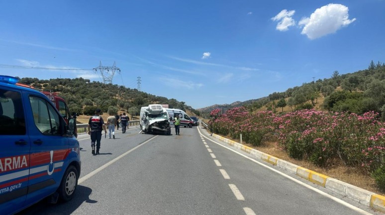 Aydın'da minibüs kazası: 17 kişi yaralandı