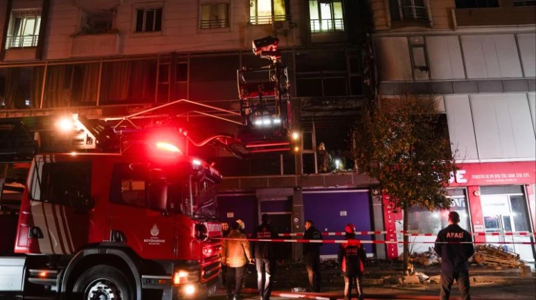 Esenyurt'ta tekstil atölyesinde korkutan yangın: 2 kişinin durumu ağır