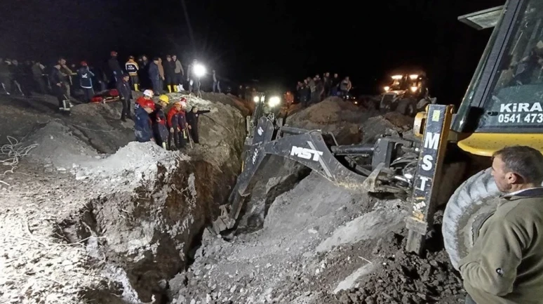 Amasya'da göçük: Toprak altında kalan 2 işçi hayatını kaybetti