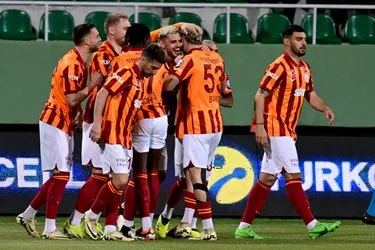 0x0-yarida-kalan-galatasaray-fenerbahce-super-kupa-maci-tarihe-gecti-1712567001083