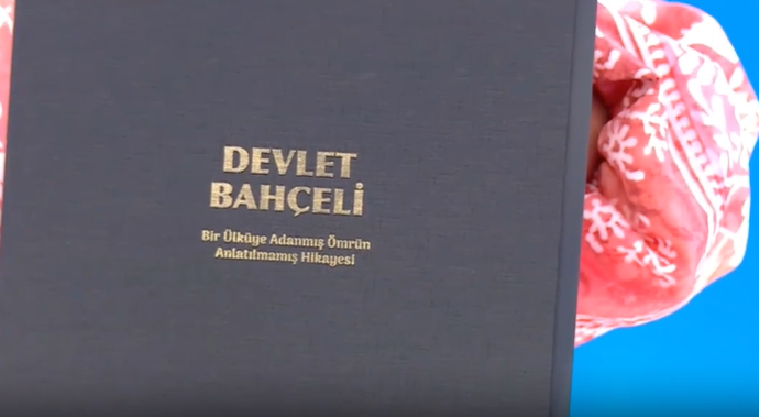 Devlet Bahceliden Muge Anliya Hediye Canli Yayinda Tesekkur Etti