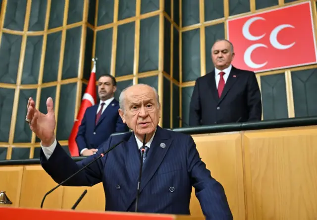 MHP lideri Devlet Bahçeli'nin Öcalan çağrısına tepkiler ne oldu? - BBC News  Türkçe