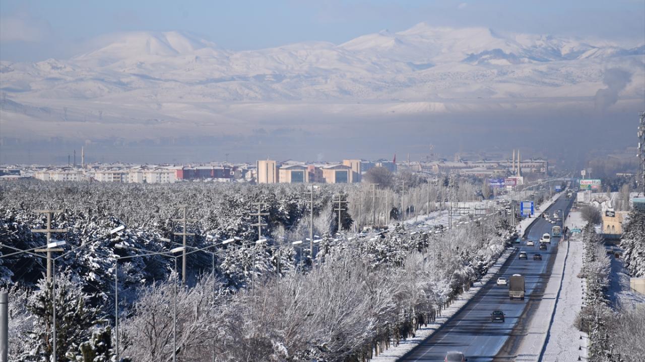 Erzurum'dan kar manzaraları | TRT Haber Foto Galeri