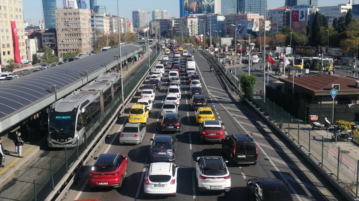 İstanbul'da trafik yoğunluğu yüzde 71'e çıktı - Haber 1