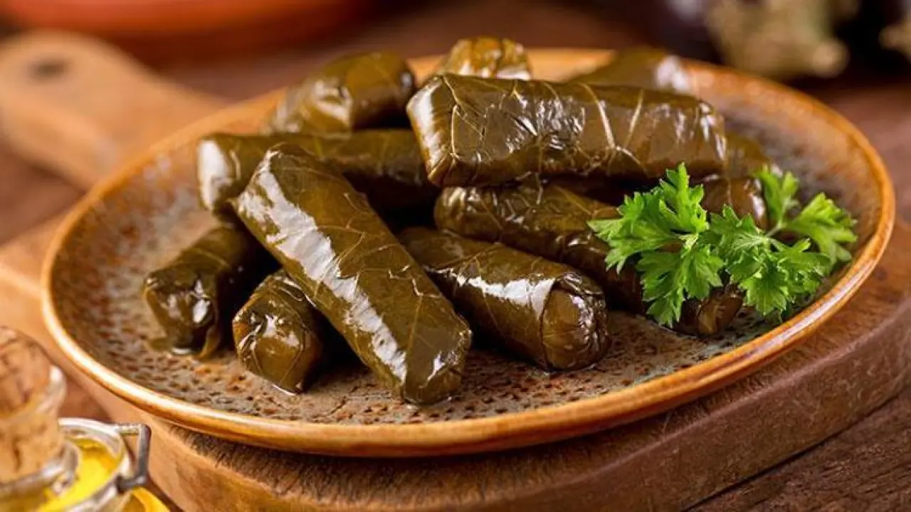 Zeytinyağlı yaprak sarma tarifi