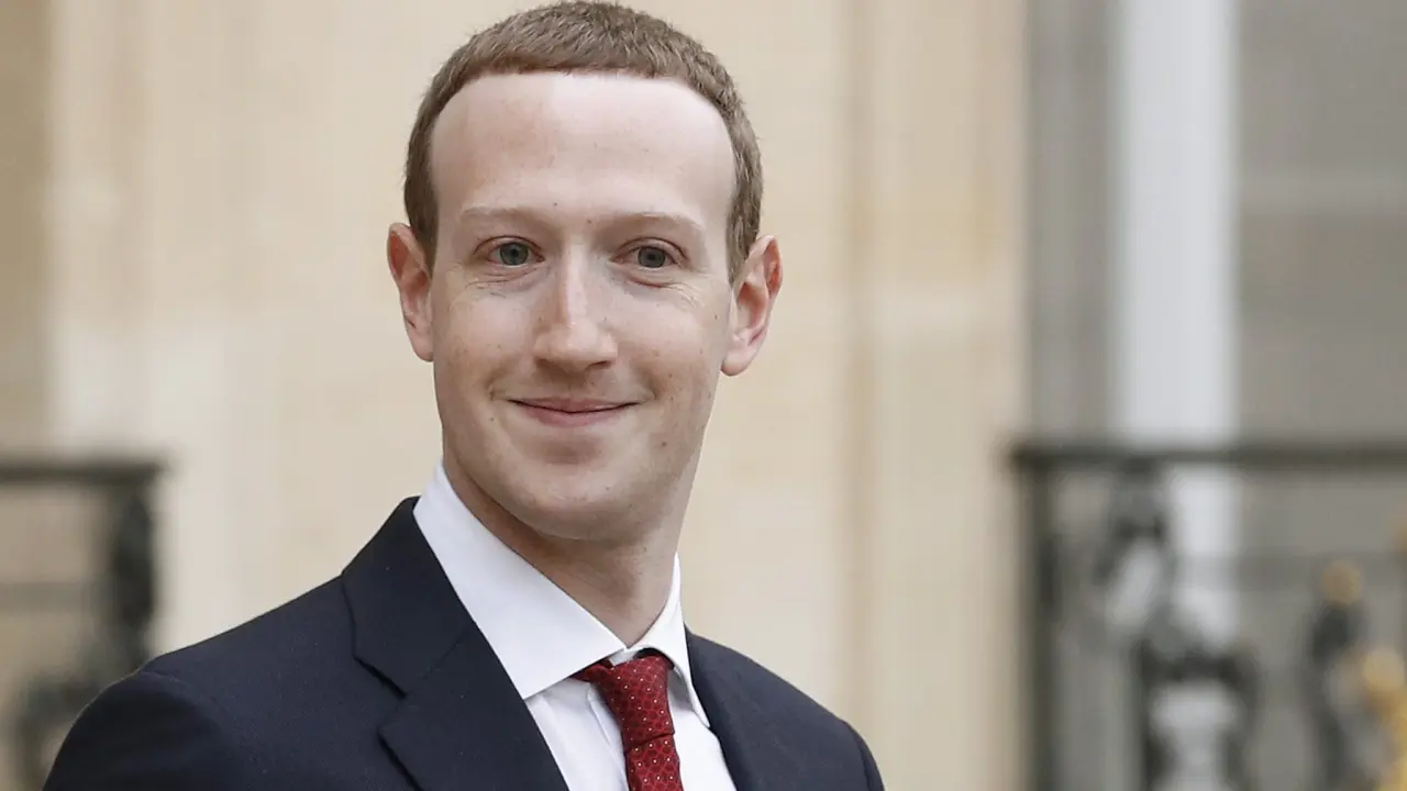 Facebook's Mark Zuckerberg 'survives' leadership vote