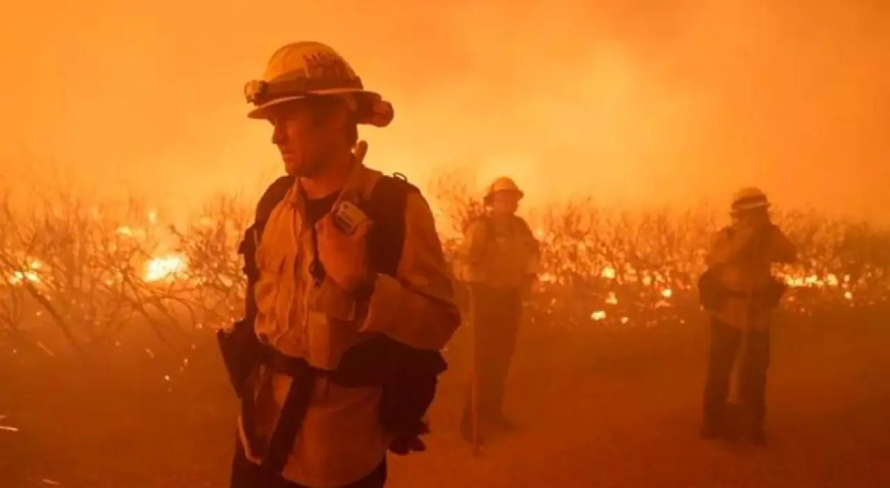 Los Angeles'ta çıkan yangınlarda 1200'den fazla kişi tahliye edildi - Son  Dakika Haberler Milliyet