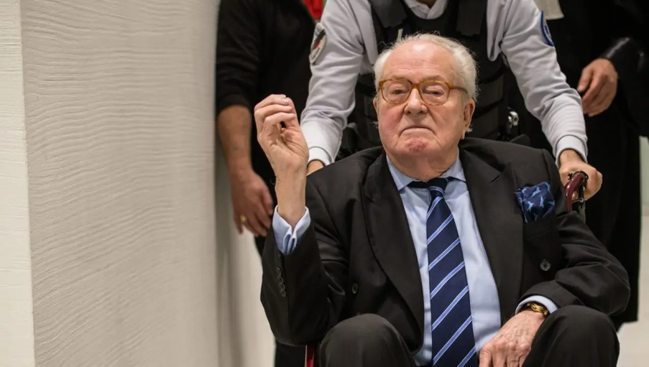 Jean-Marie Le Pen souffrant : l'ancien président du Front national a été  hospitalisé le week-end dernier et a subi une série d'examens -  lindependant.fr