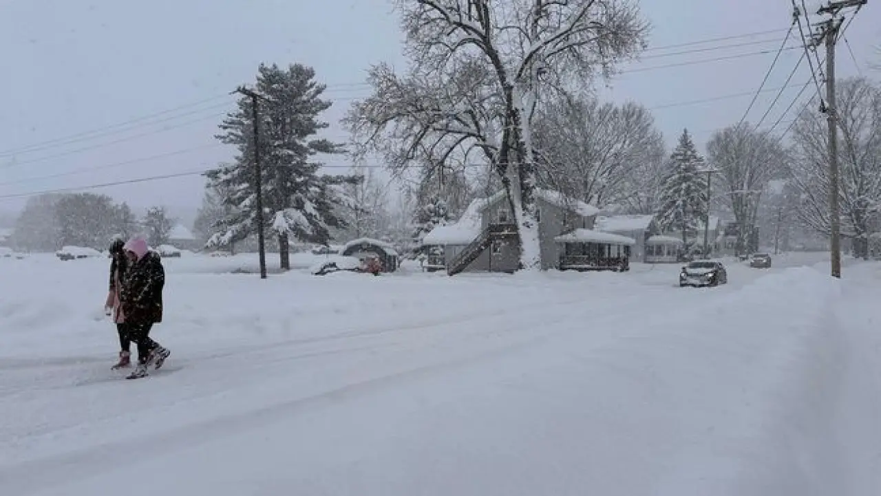 Lake-effect snow blankets Great Lakes region as arctic blast grips northern  states