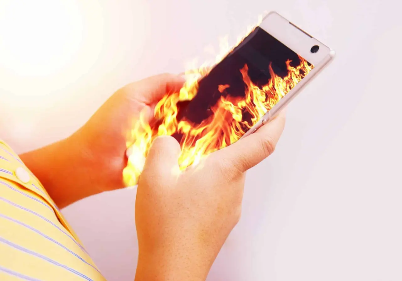 How to Stop Your Phone from Overheating | CellFix Houston