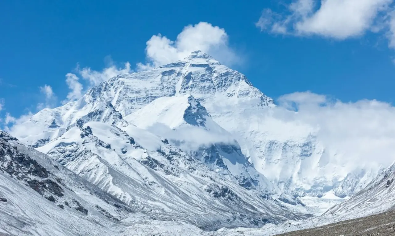 Yeraltındaki gizemli dağlar: Everest’i gölgede bırakan devasa yapılar keşfedildi - 1